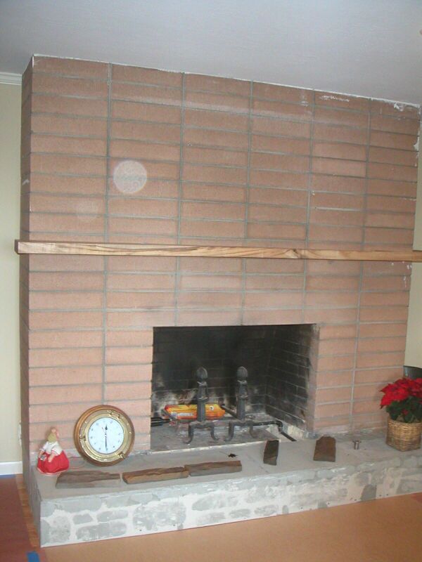 04_fireplace_stone_before